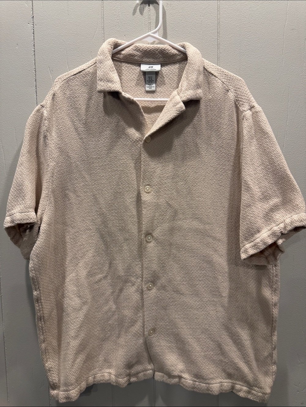 H&M Beige Textured Short Sleeve Button-Up Shirt